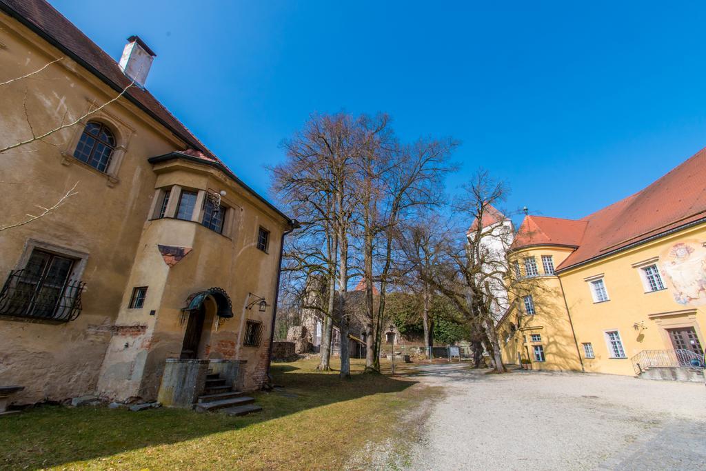 Hotel Schloss Neuburg - Hoftaferne Neuburg am Inn Exteriér fotografie